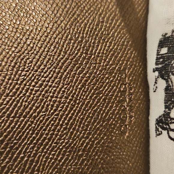 NWOT Coach Glitter Collection Wristlet With Dustbag. - Picture 3 of 10